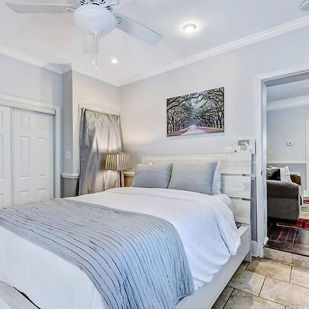 Historic Savannah Gold Private Condo With Pool - 2Bed, 1&Half Bath, Sleeps 6, 1St Floor, 15 Min Walk To Historic Savannah Center And All Attractions Exterior foto