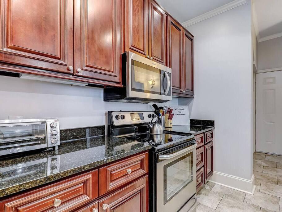 Historic Savannah Gold Private Condo With Pool - 2Bed, 1&Half Bath, Sleeps 6, 1St Floor, 15 Min Walk To Historic Savannah Center And All Attractions Exterior foto