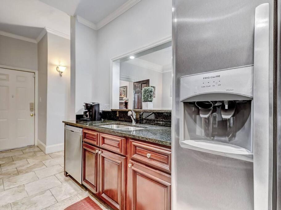 Historic Savannah Gold Private Condo With Pool - 2Bed, 1&Half Bath, Sleeps 6, 1St Floor, 15 Min Walk To Historic Savannah Center And All Attractions Exterior foto