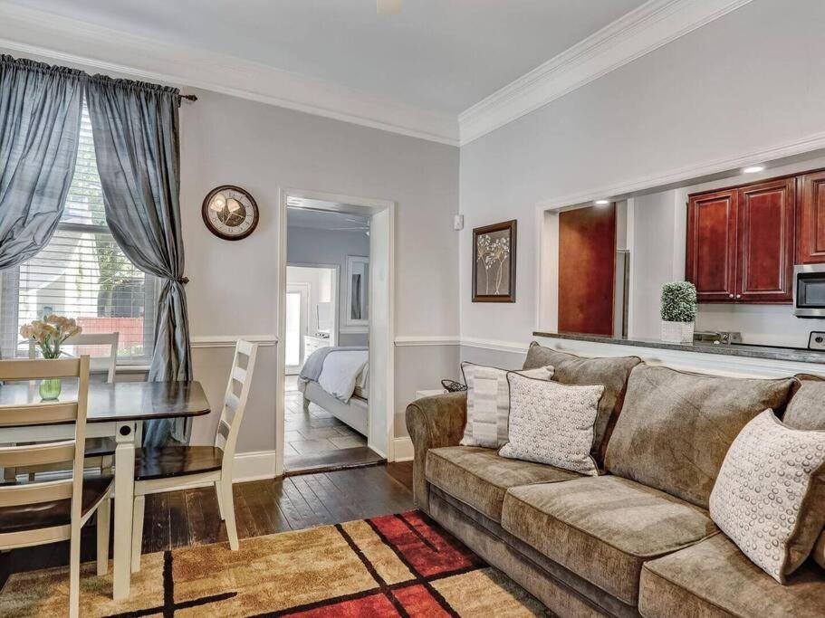 Historic Savannah Gold Private Condo With Pool - 2Bed, 1&Half Bath, Sleeps 6, 1St Floor, 15 Min Walk To Historic Savannah Center And All Attractions Exterior foto